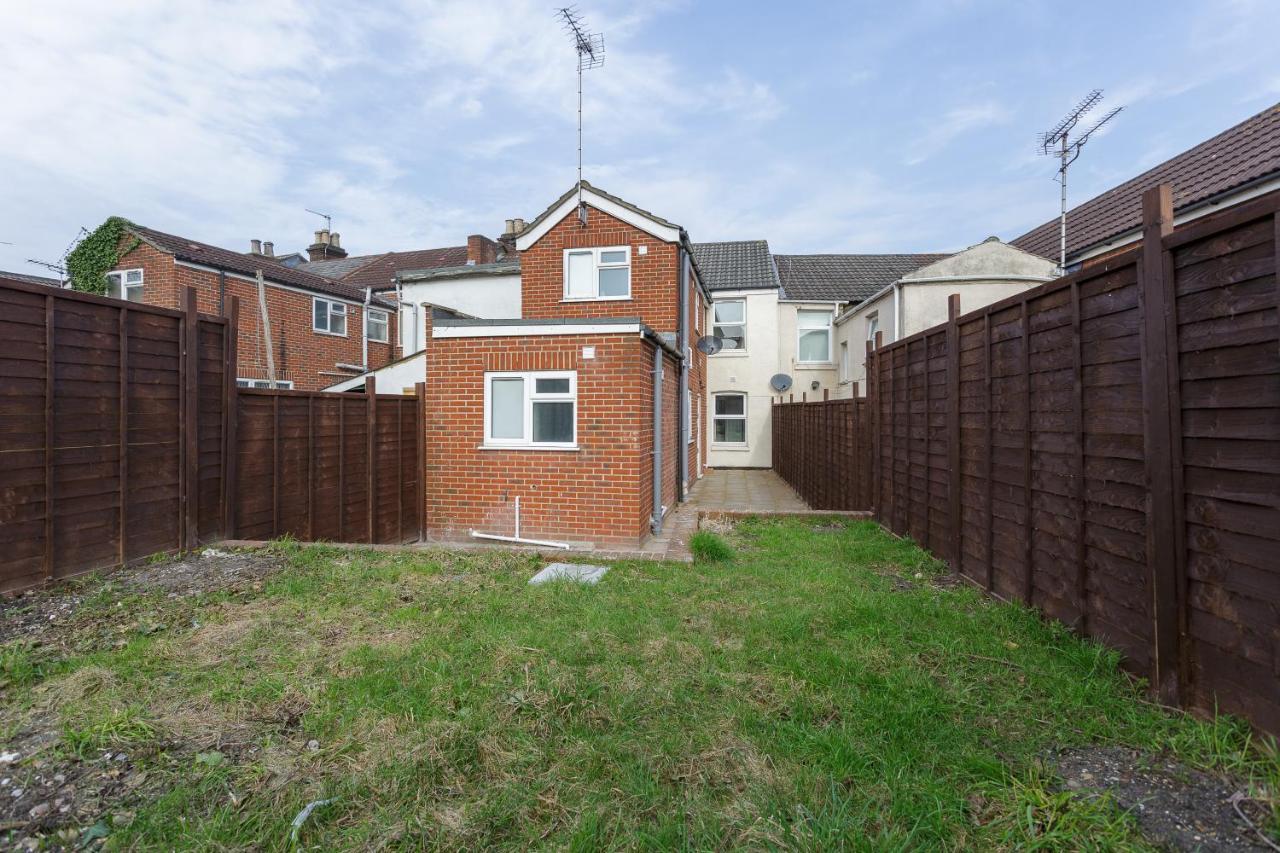 Blackberry - Stylish Self-Contained Flats In Soton City Centre Southampton Exterior photo